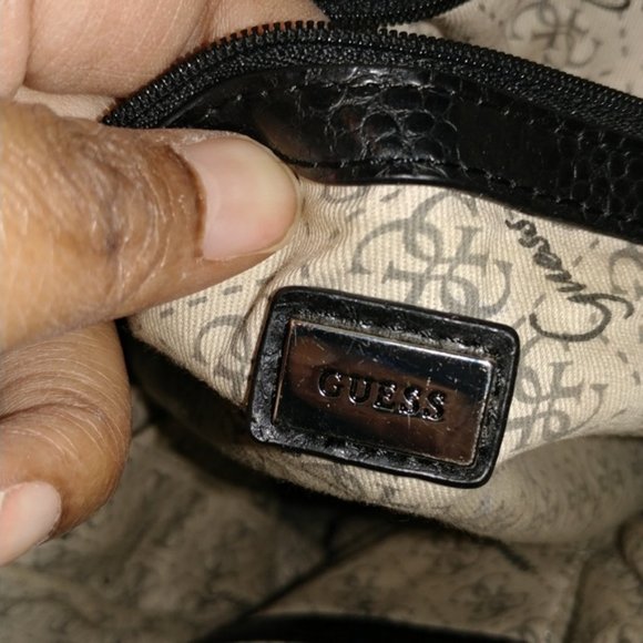Guess Handbags - Picture 3 of 4